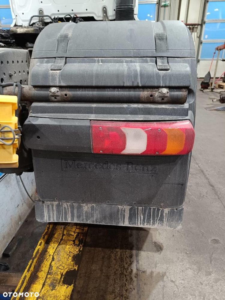 Mercedes-Benz 1846 - 8