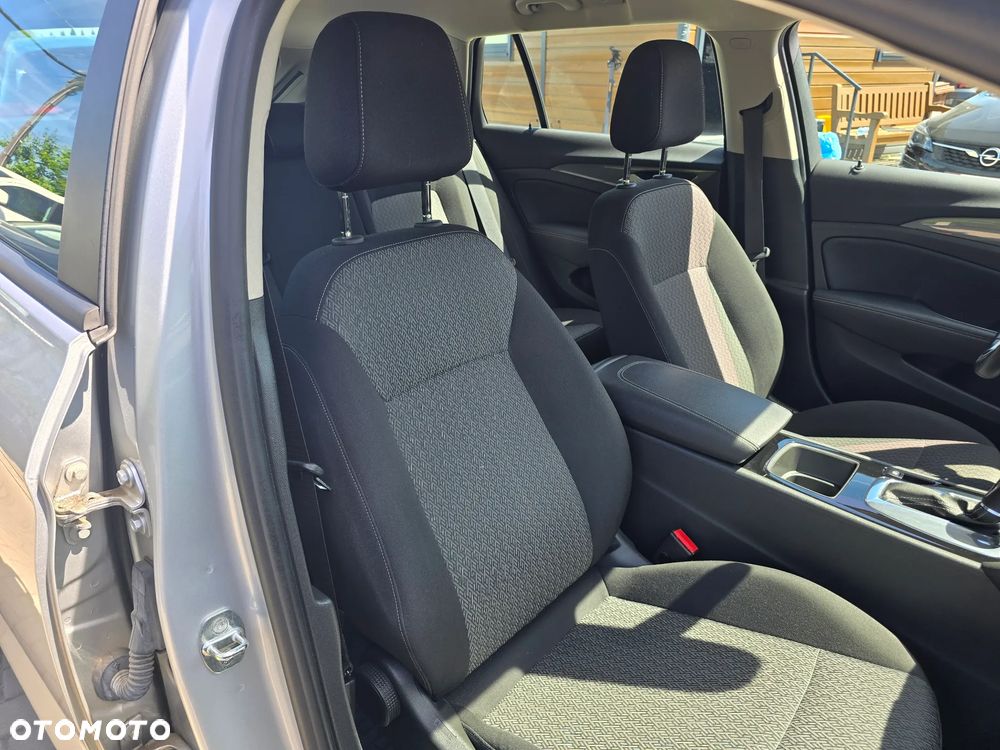 Opel Insignia - 15