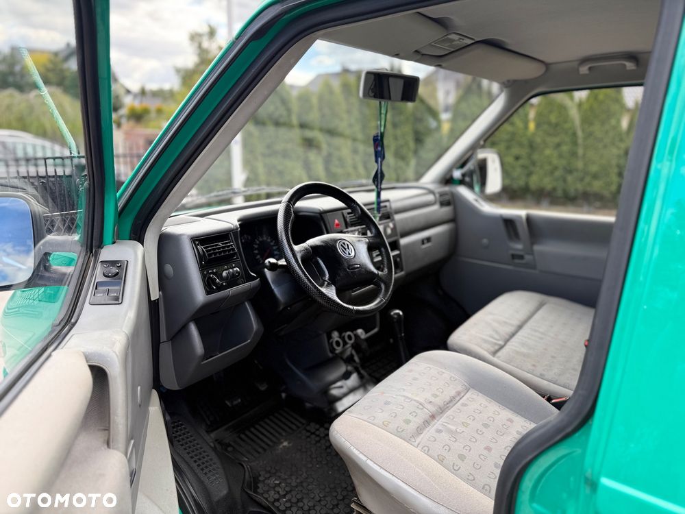 Volkswagen Caravelle GL - 12