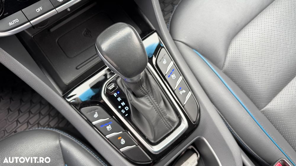 Hyundai IONIQ Hybrid 1.6 GDI Premium - 13