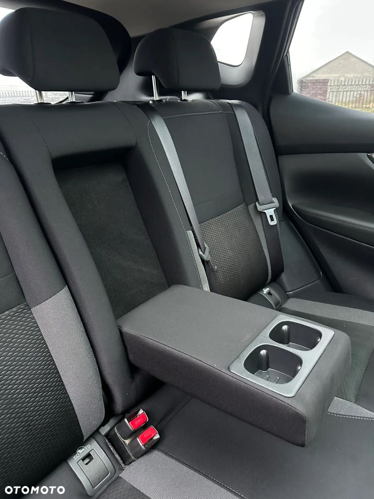 Nissan Qashqai 1.3 DIG-T DCT ACENTA - 24