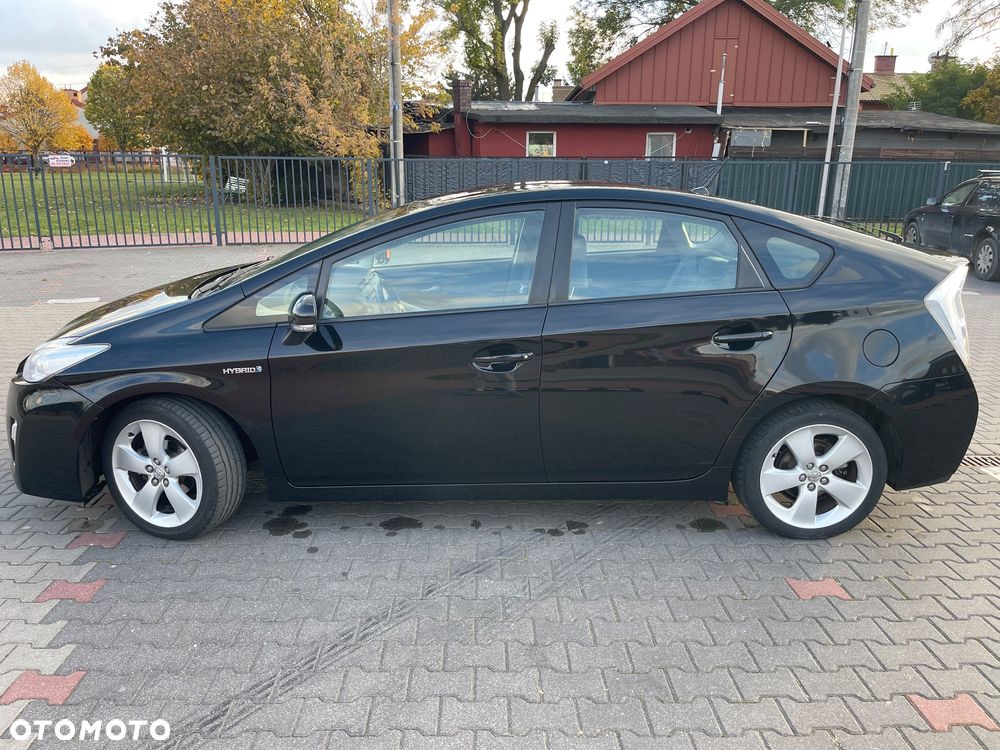 Toyota Prius 1.8 HSD Prestige - 8