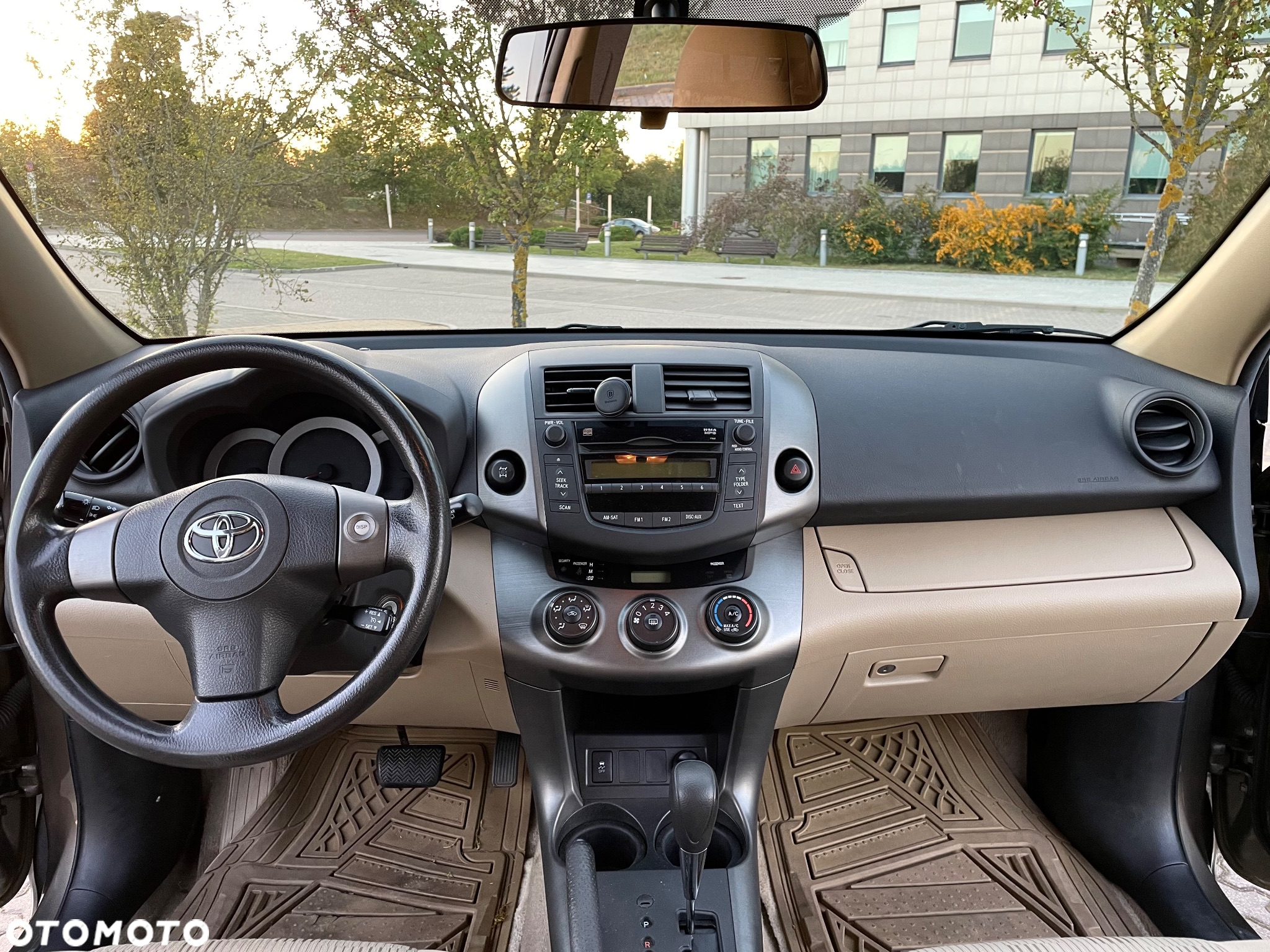 Toyota RAV4 - 22