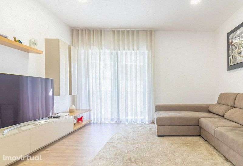 Apartamento T2 mobiliado em Vila - Grande imagem: 3/6