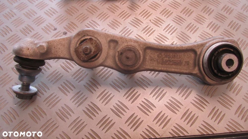 WAHACZ PRZÓD DOLNY MERCEDES W205,W213 - 1
