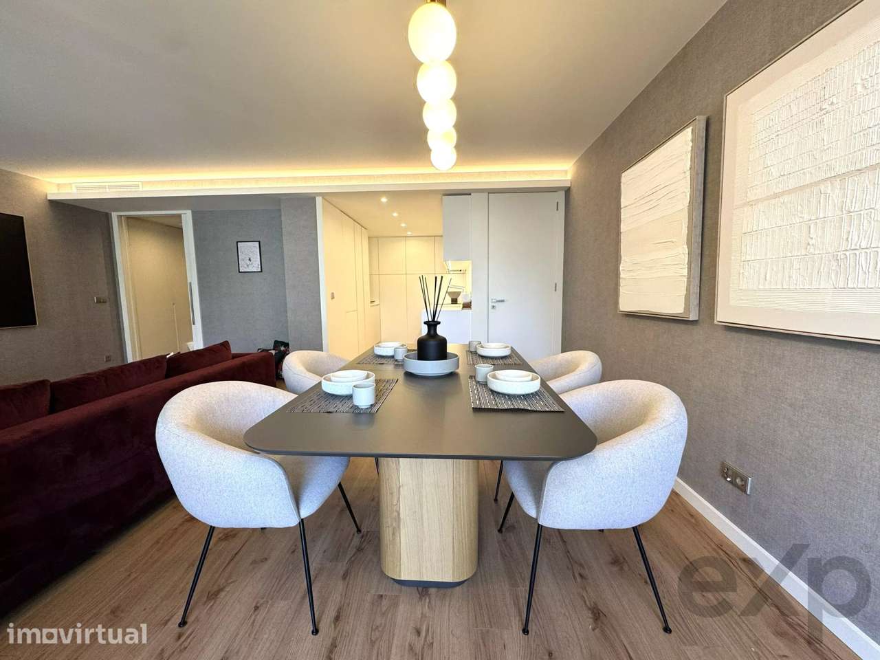 Duplex mobilado no último piso, com duas suítes, no coração do Porto - Grande imagem: 3/25