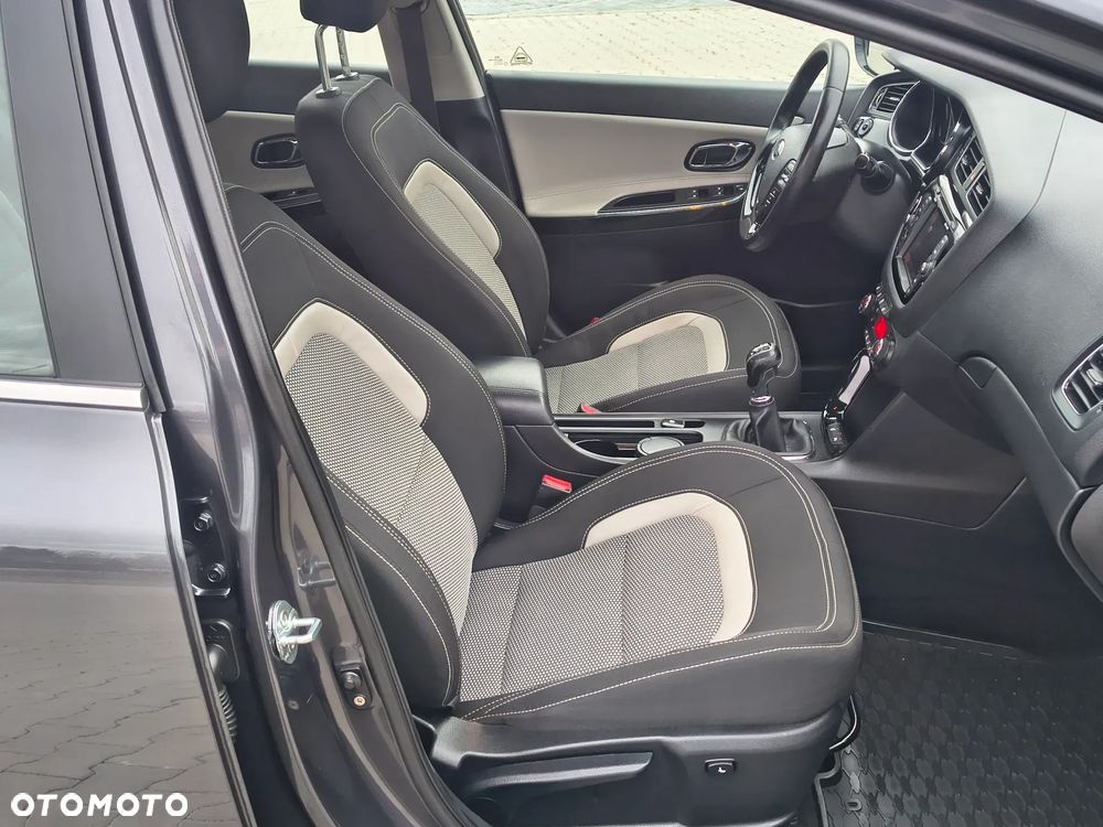 Kia Ceed 1.6 CRDi 128 Platinum Edition - 17