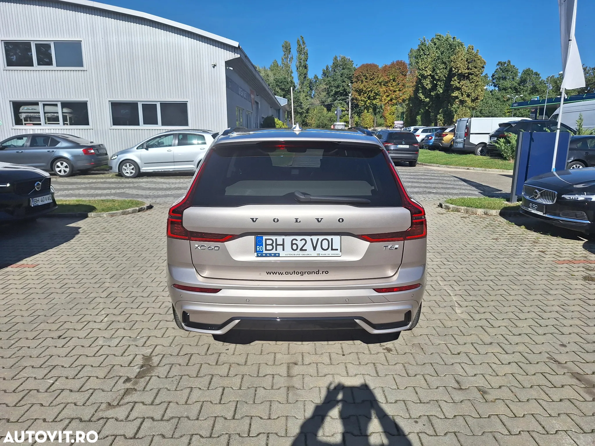 Volvo XC 60 T6 AWD AT PHEV Plus Dark - 11