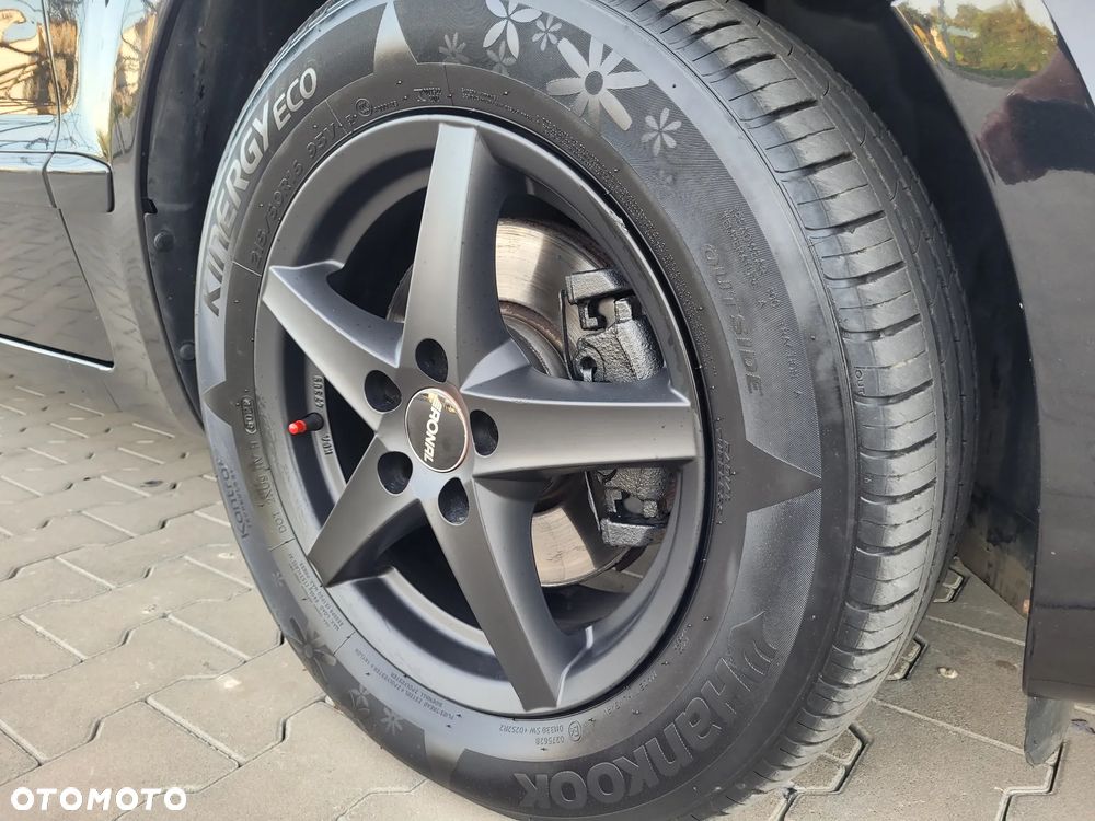 Ford Galaxy 2.0 TDCi DPF Business Edition - 32