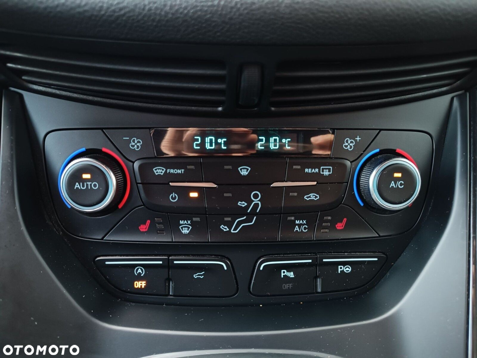 Ford Kuga - 26