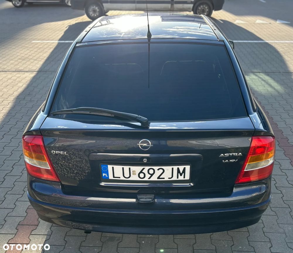 Opel Astra 1.4 Club - 4