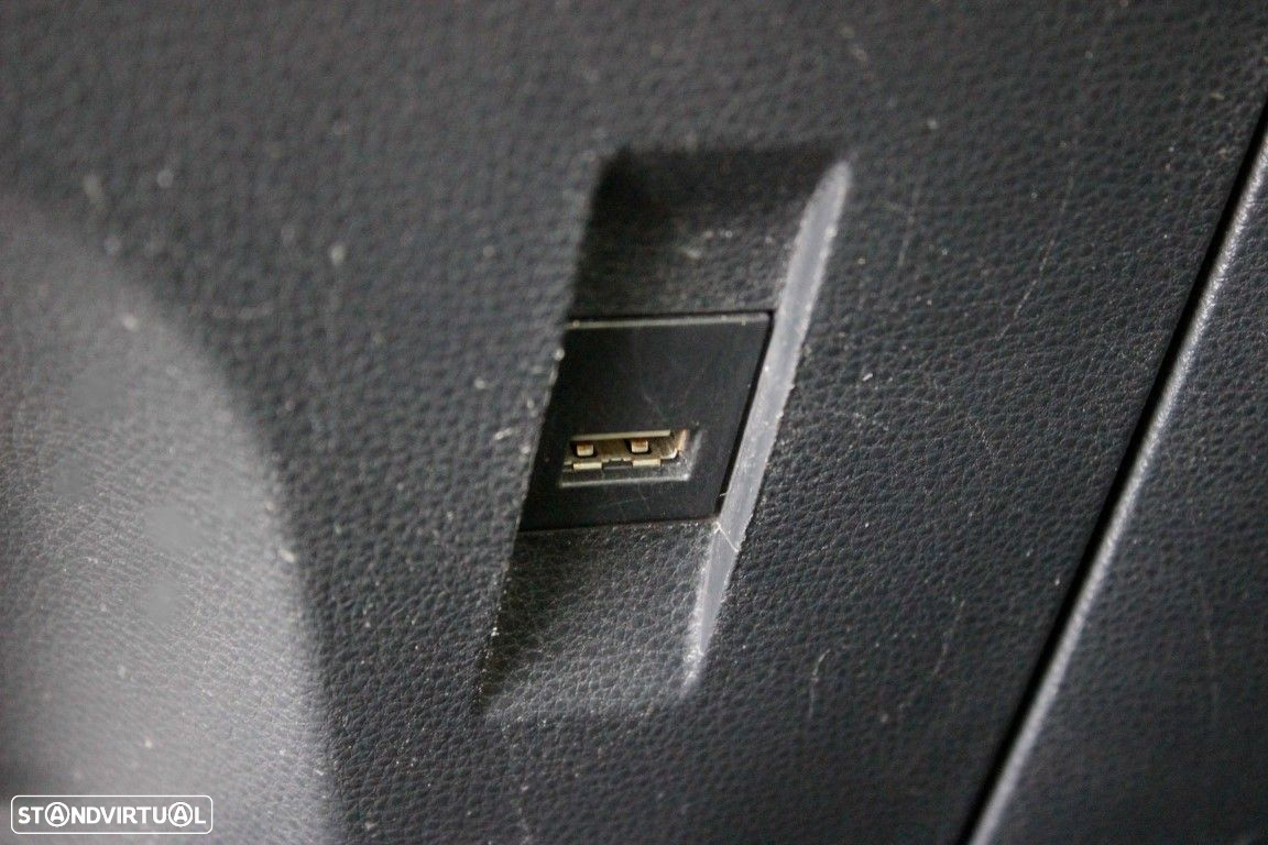 Toyota Corolla 1.8 Hybrid Comfort - 30