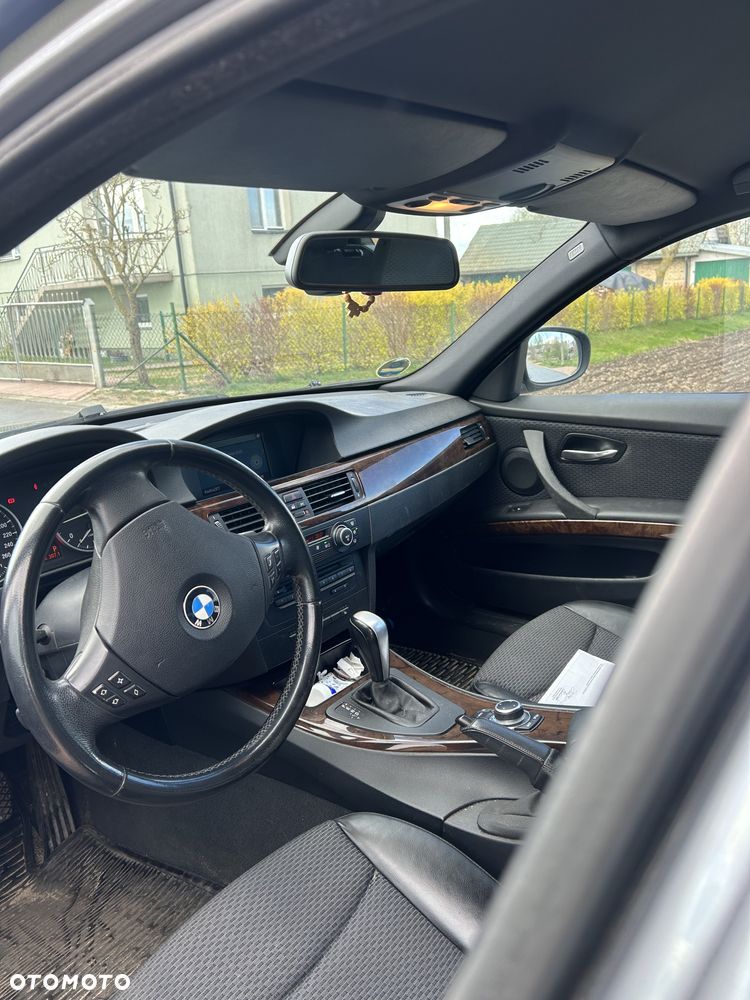 BMW Seria 3 318i - 3
