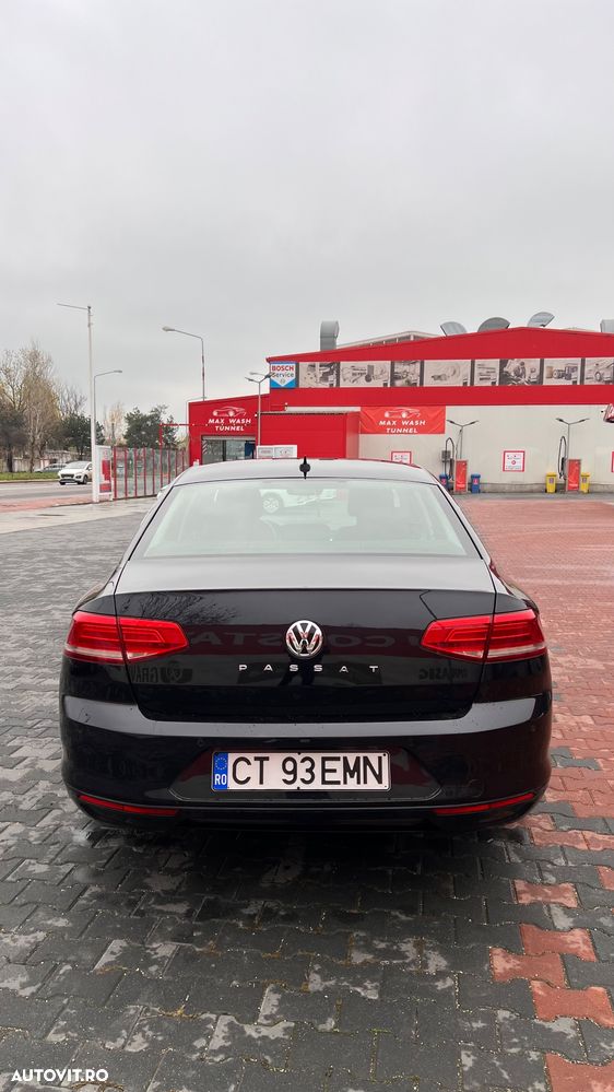 Volkswagen Passat - 4