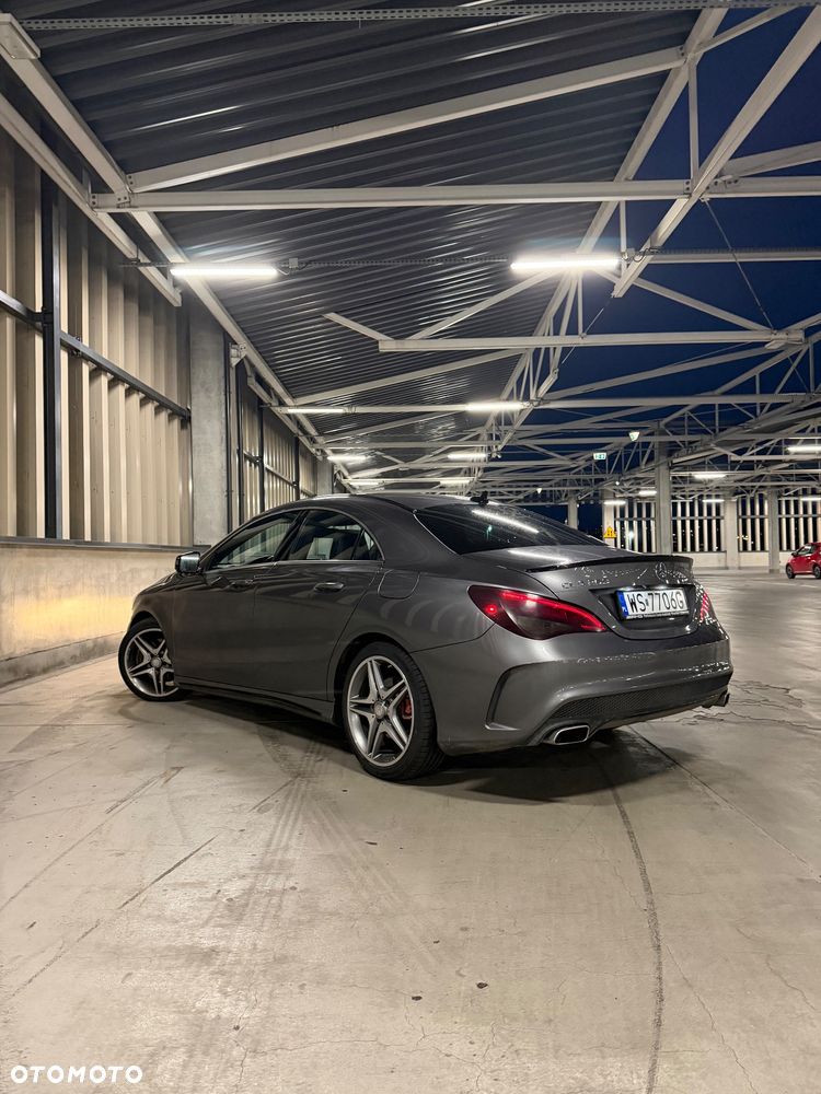 Mercedes-Benz CLA 250 4Matic 7G-DCT AMG Line - 12