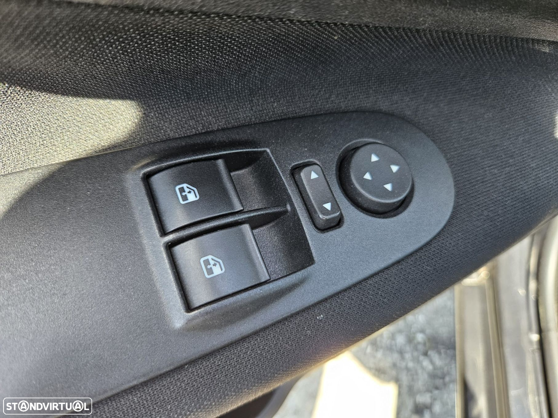 Fiat Punto 1.3 M-Jet Lounge S&S - 35