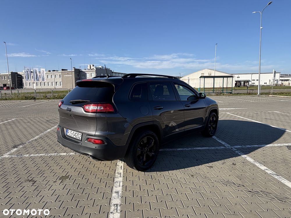 Jeep Cherokee - 3