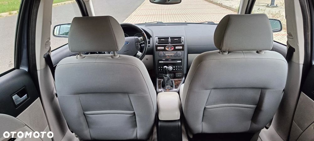 Ford Mondeo 2.0 Ghia - 19