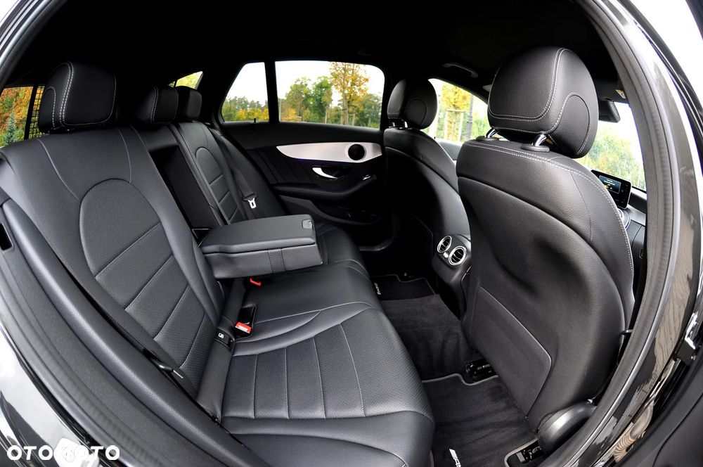 Mercedes-Benz Klasa C 300 9G-TRONIC AMG Line - 23