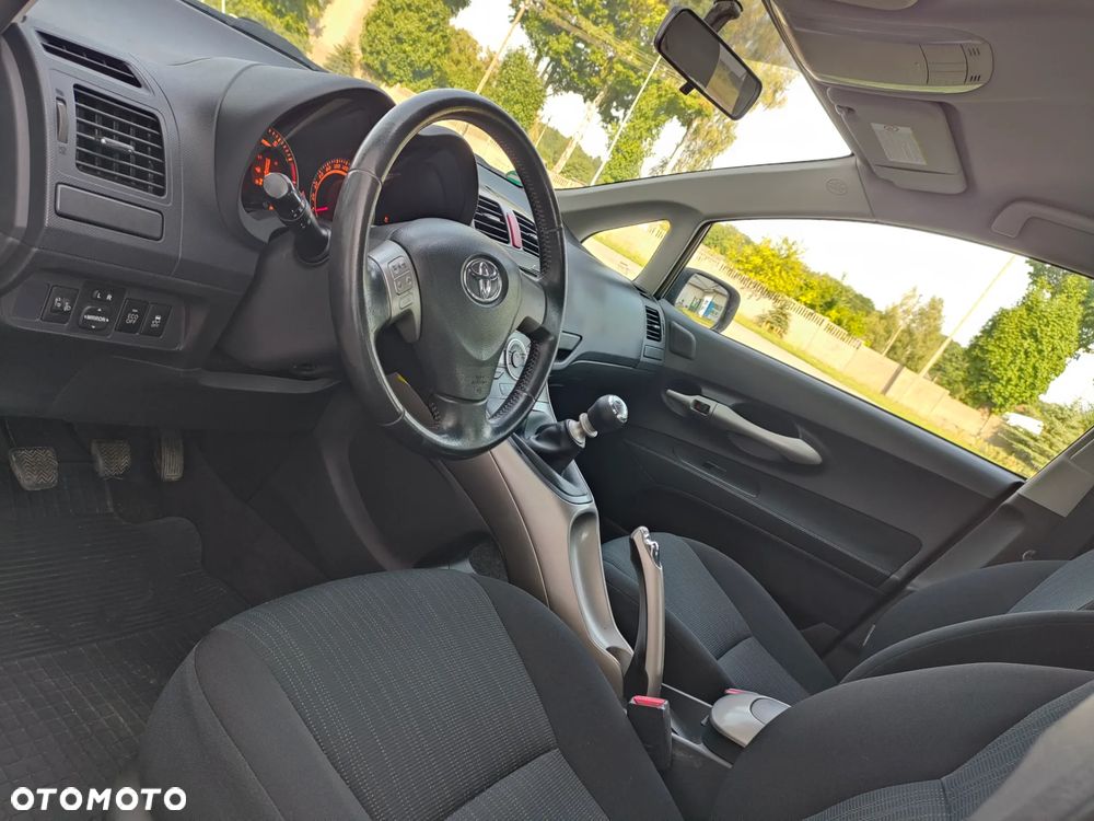 Toyota Auris 1.33 VVT-i - 13