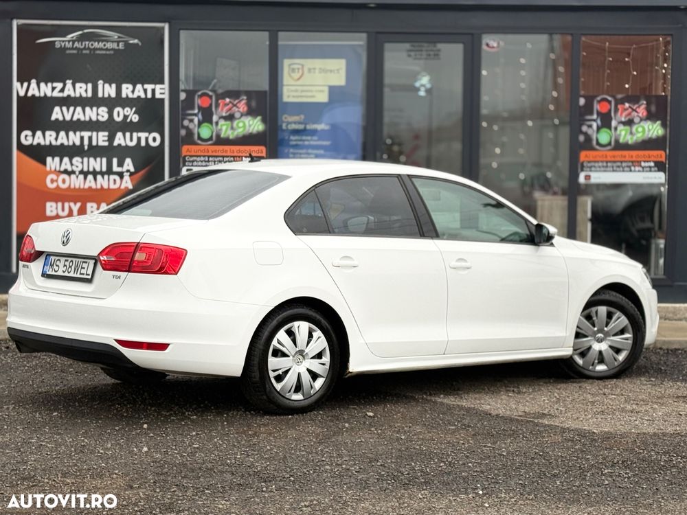 Volkswagen Jetta 1.6 TDI Comfortline - 4