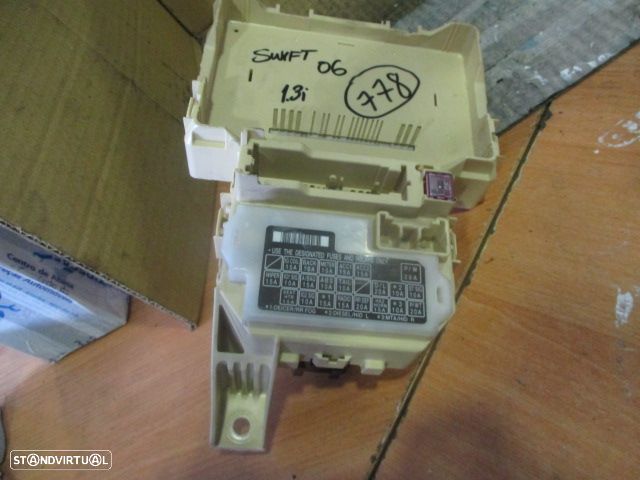 Caixa Fusiveis 3861084F00 FC1034BJ050707 YN2C SUZUKI SWIFT 2006 1.3I DENSO - 3