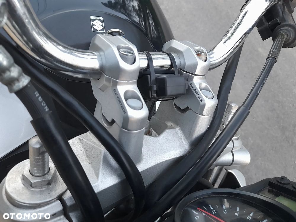 Suzuki GSR - 17