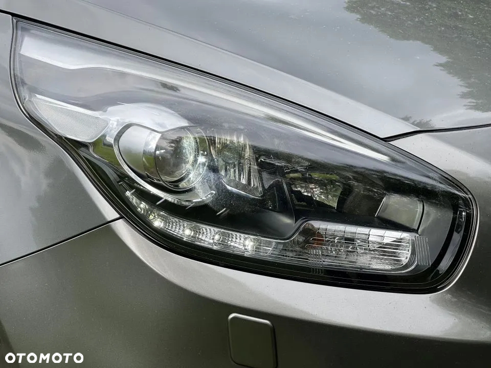 Kia Carens 1.7 CRDi XL 7os - 26