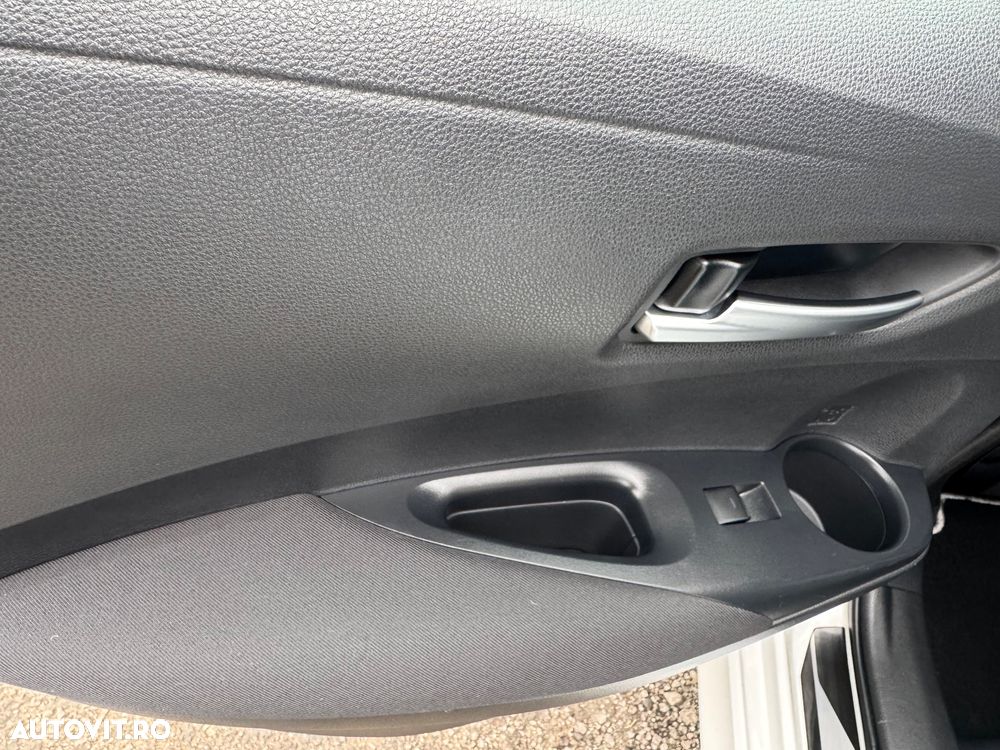 Toyota Corolla 1.8 HSD Business - 11