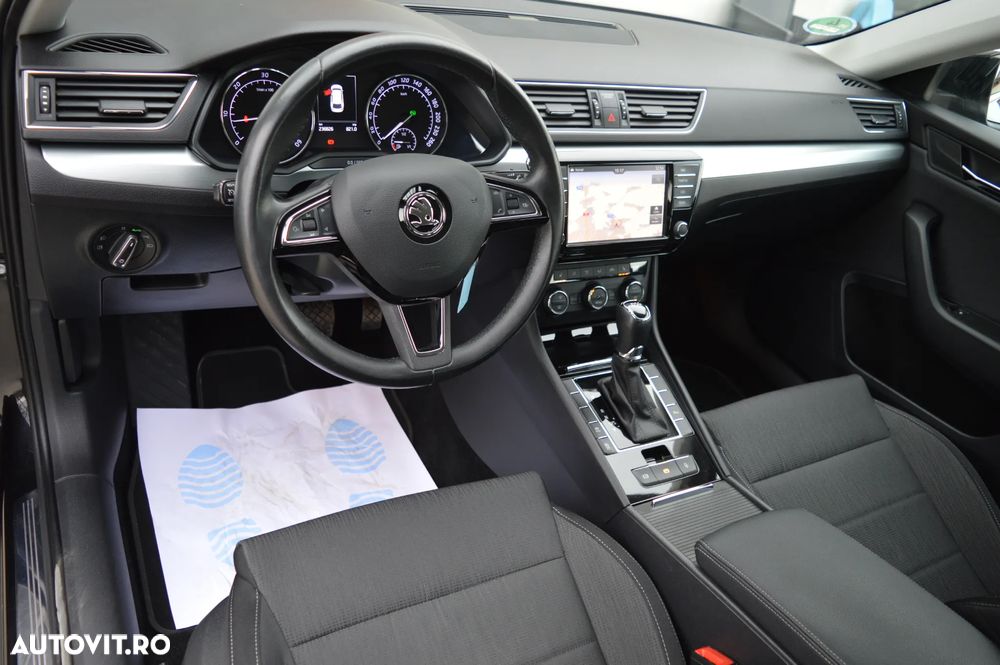 Skoda Superb 2.0 TDI DSG Ambition - 4