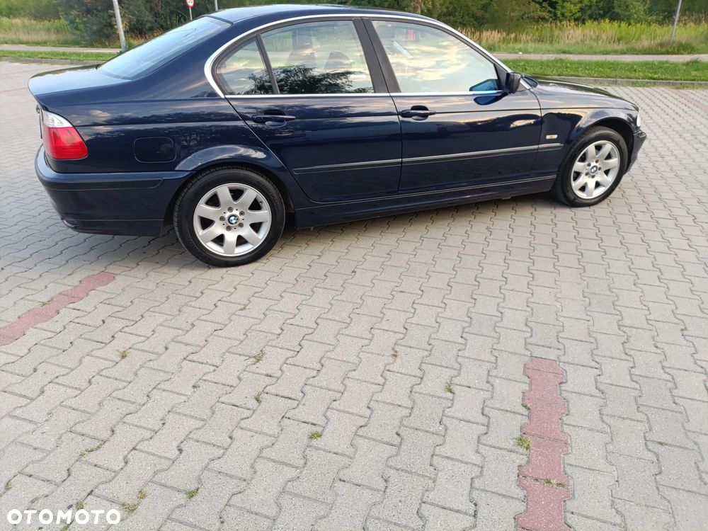 BMW Seria 3 320i Edition Exclusive - 4