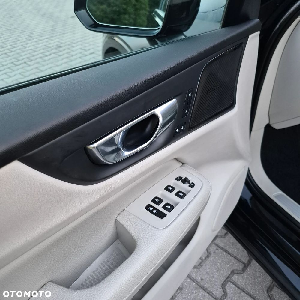 Volvo S60 T5 Momentum Pro - 29