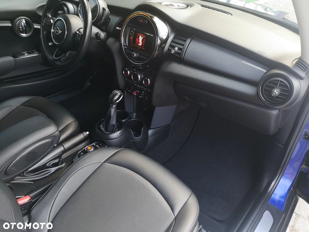 MINI Cooper Standard - 16