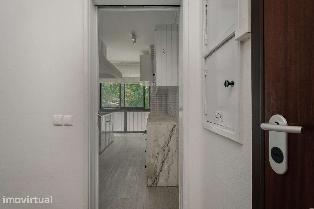 T2 com Elevador no Coração do Monte Estoril - Grande imagem: 3/20