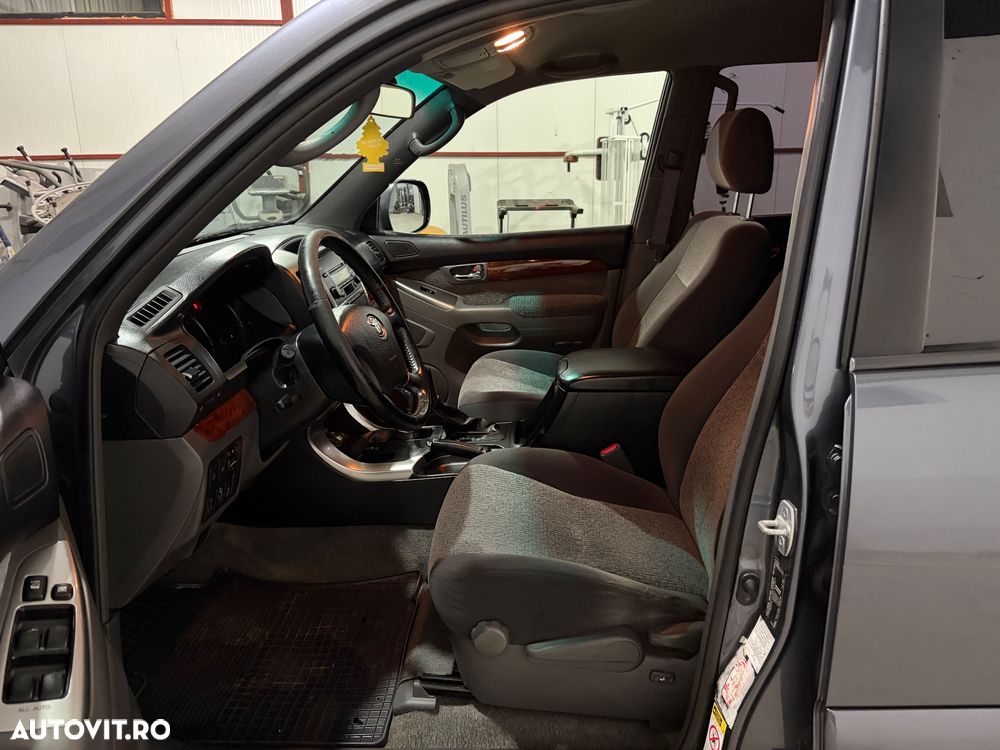 Toyota Land Cruiser 3.0 TD-4D Aut Executive - 6