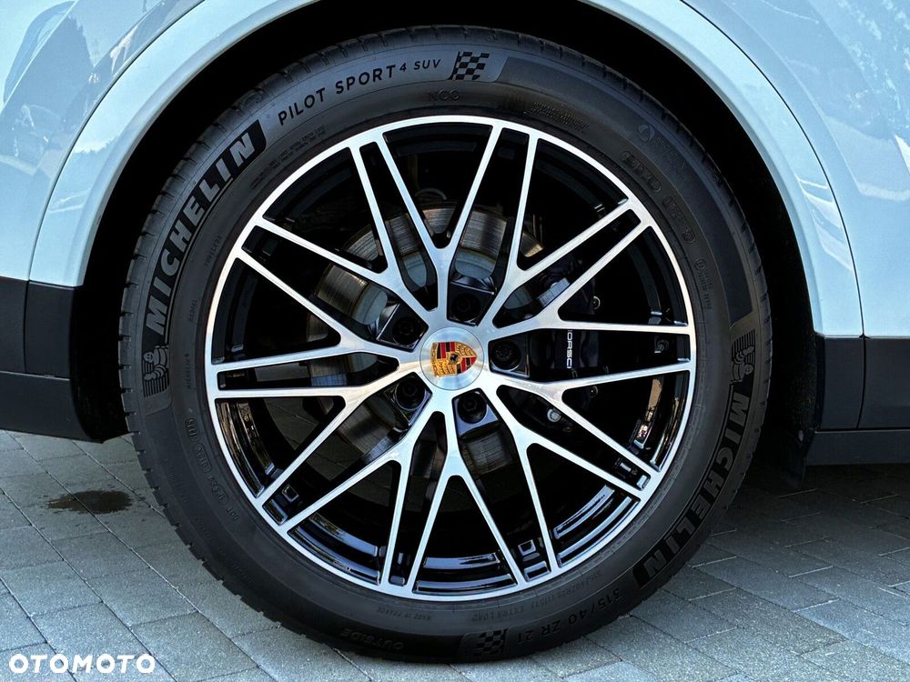 Porsche Cayenne - 18