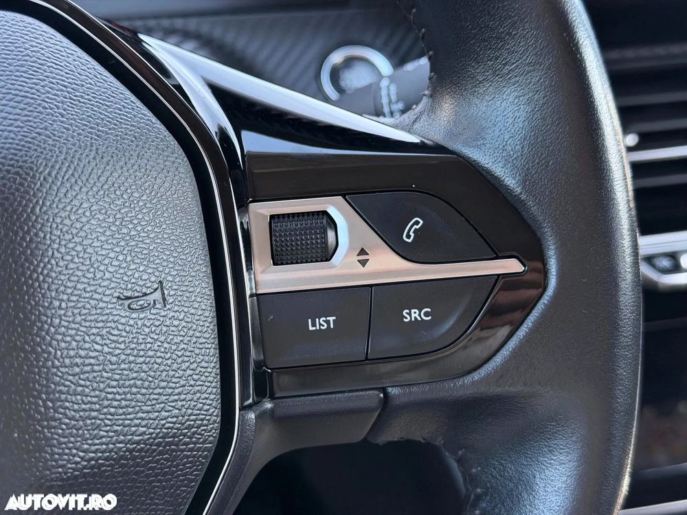 Peugeot 208 PureTech 100 EAT8 Allure Pack - 11