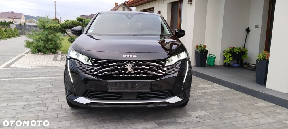 Peugeot 3008 1.6 PureTech HYbrid Allure S&S EAT8 - 4