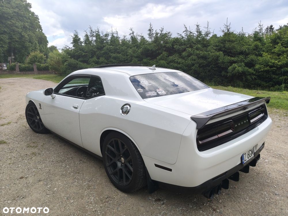Dodge Challenger - 6