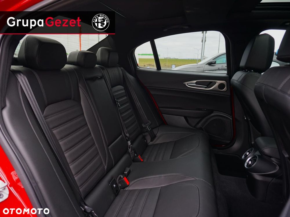 Alfa Romeo Giulia - 7