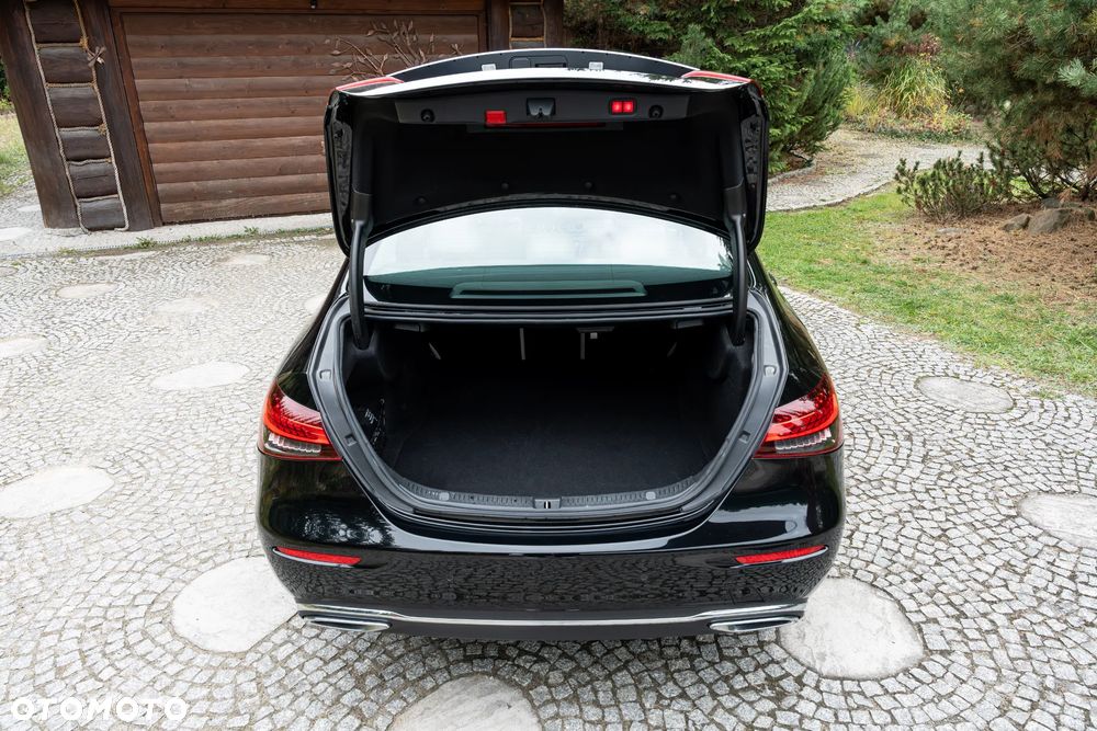 Mercedes-Benz Klasa E 220 d 4-Matic 9G-TRONIC - 18