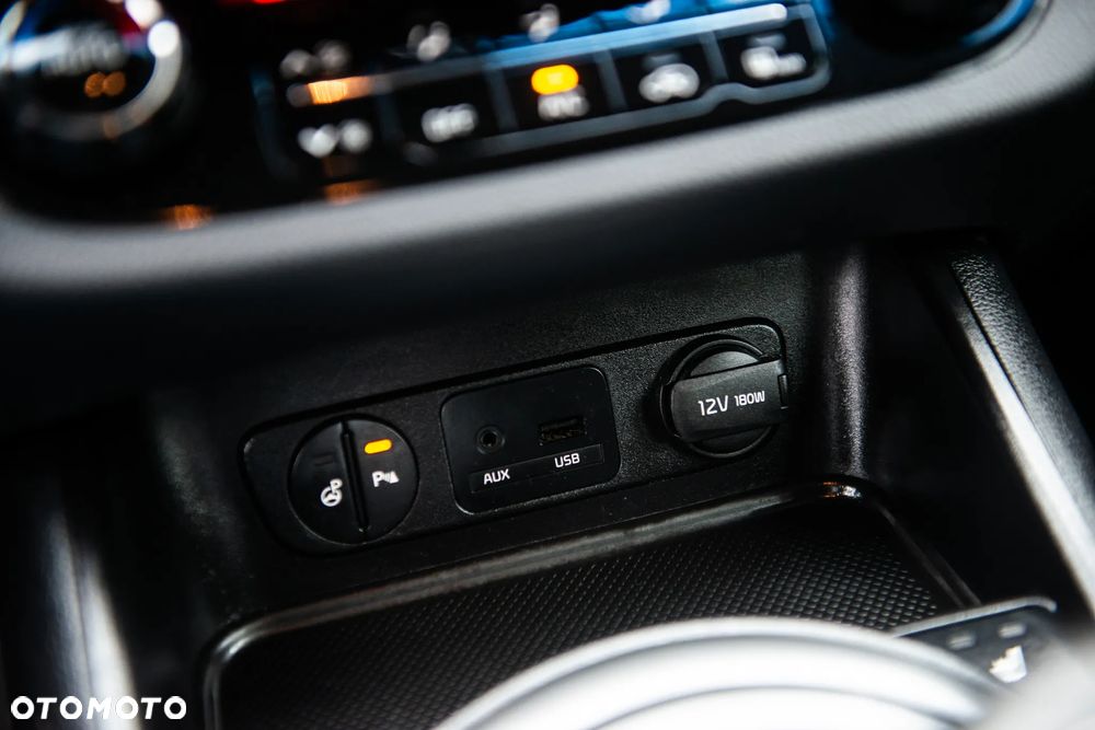 Kia Sportage 1.6 GDI 2WD Dream-Team Edition - 38