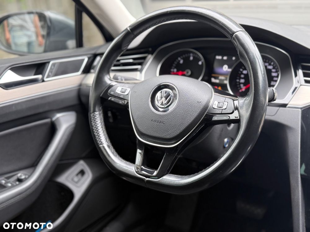 Volkswagen Passat 2.0 TDI BMT Highline DSG - 17