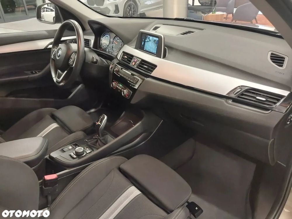 BMW X1 sDrive18i - 19