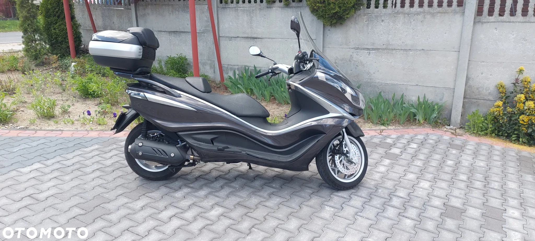 Piaggio X10 - 22
