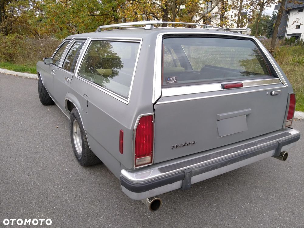 Ford Crown - 19
