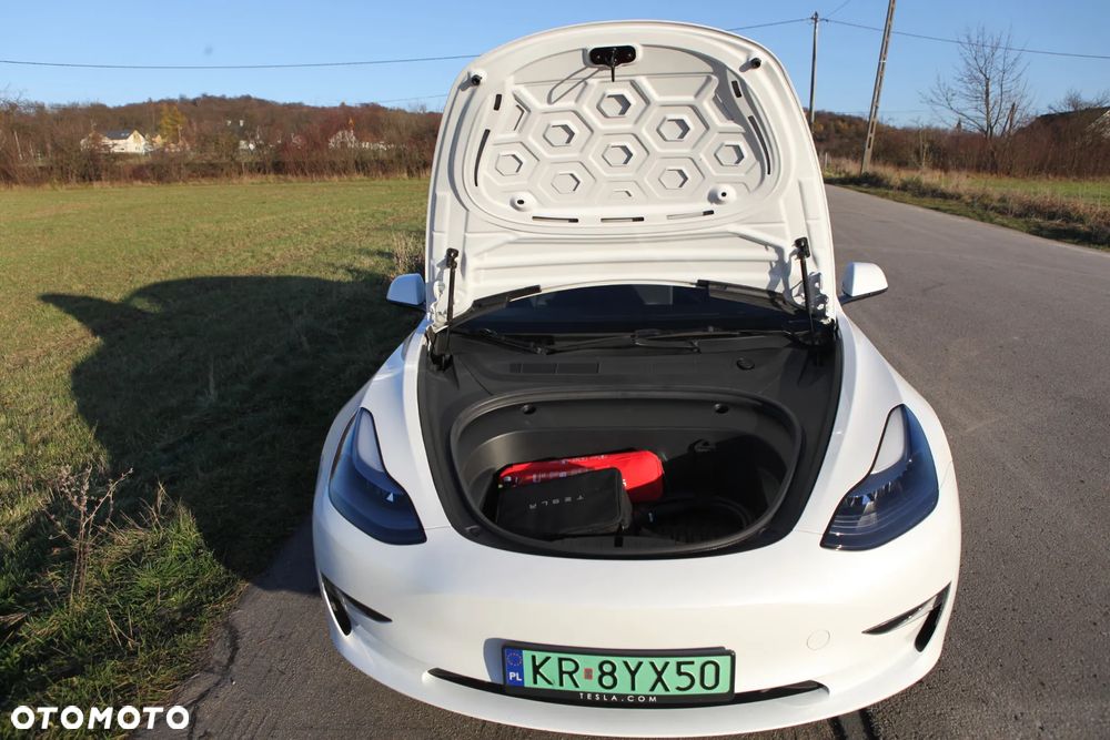 Tesla Model 3 - 37
