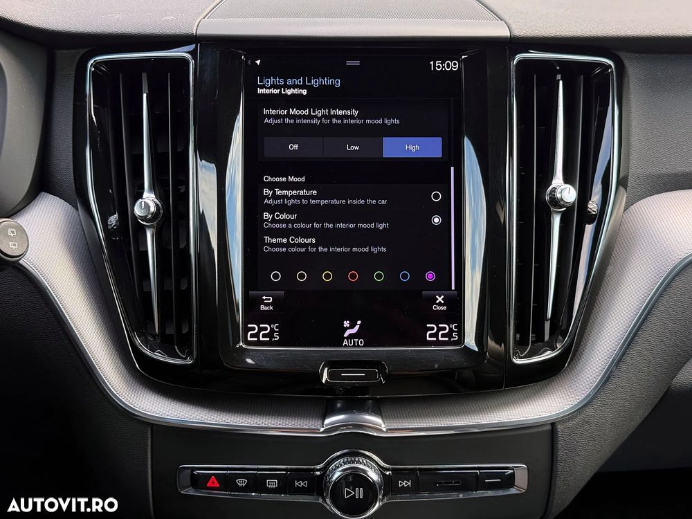 Volvo XC 60 B4 D AWD Geartronic RDesign - 37