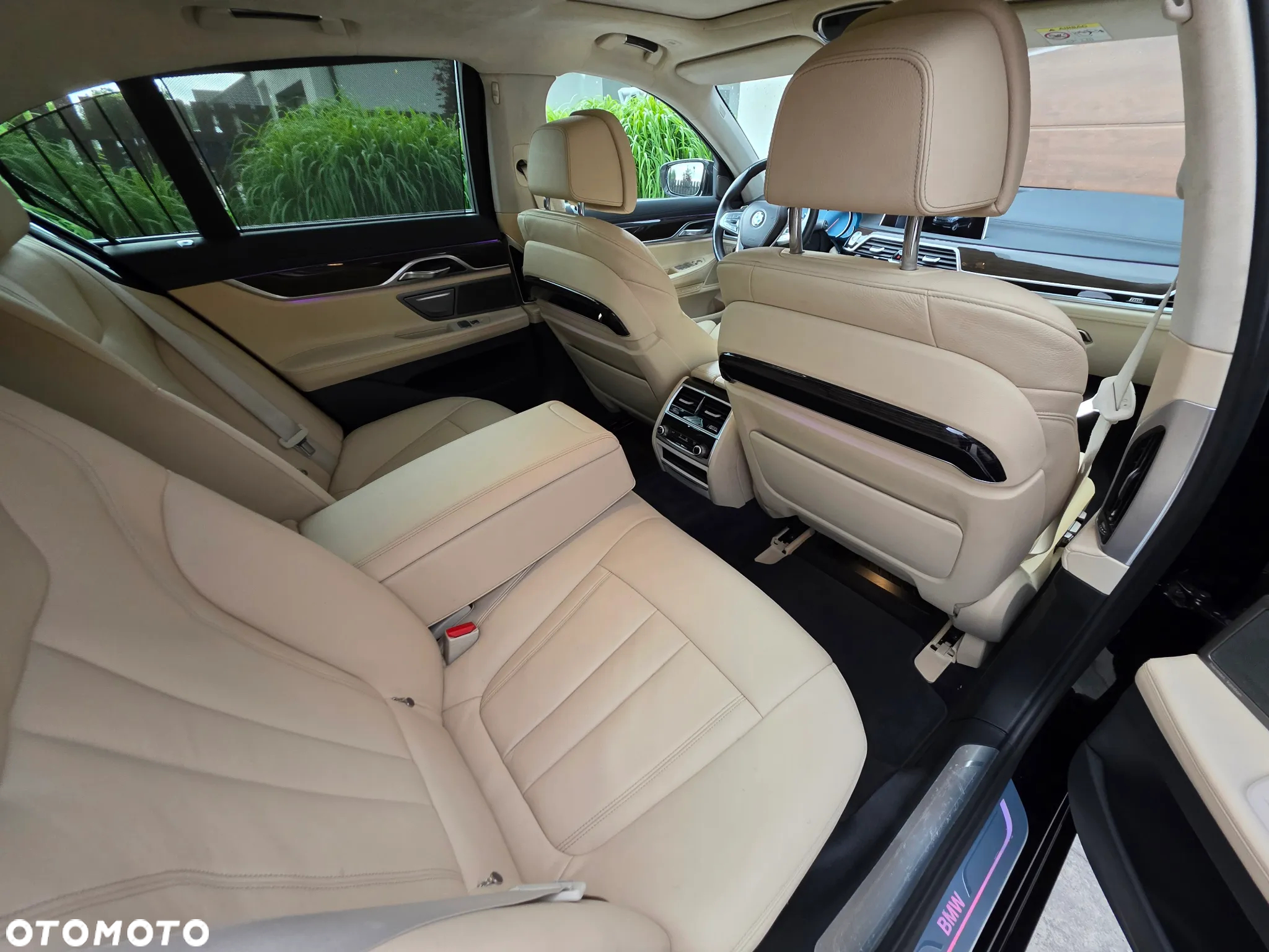 BMW Seria 7 750i xDrive - 12