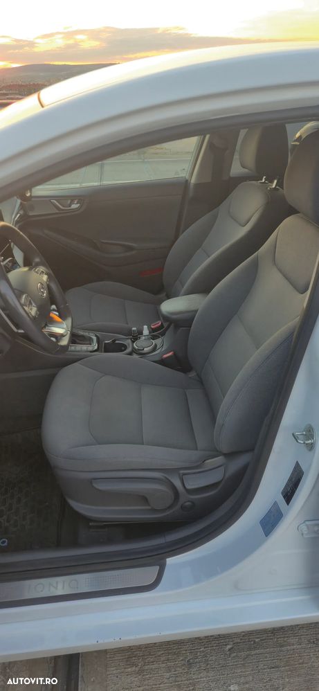 Hyundai IONIQ 1.6 141CP Exclusive - 10